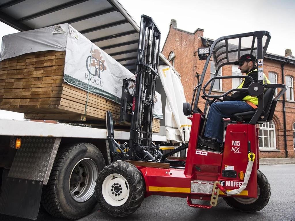 New MOFFETT M5 50.4NX at Papé Material Handling