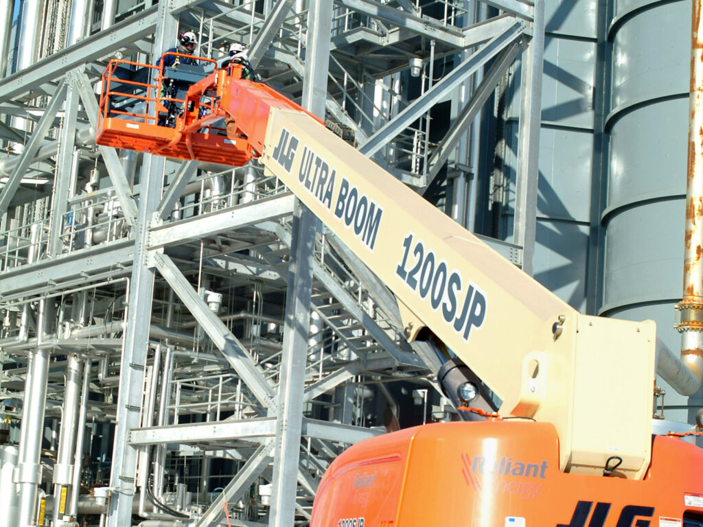 New JLG 800S at Papé Material Handling