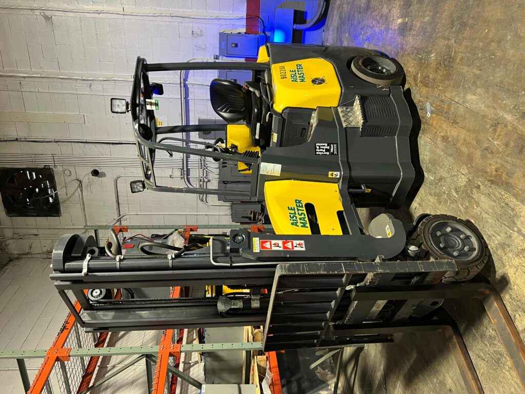 Used 2022 AMERICAN AM33E at Papé Material Handling in Seattle, WA