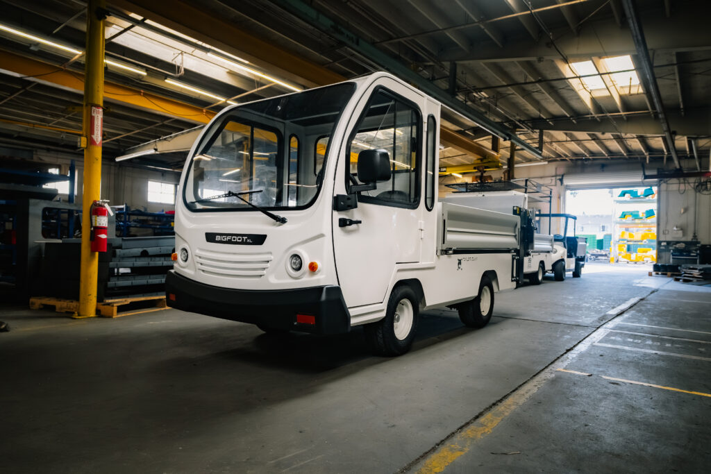 New Taylor-Dunn BIGFOOT XL Industrial Liftgate at Papé Material Handling