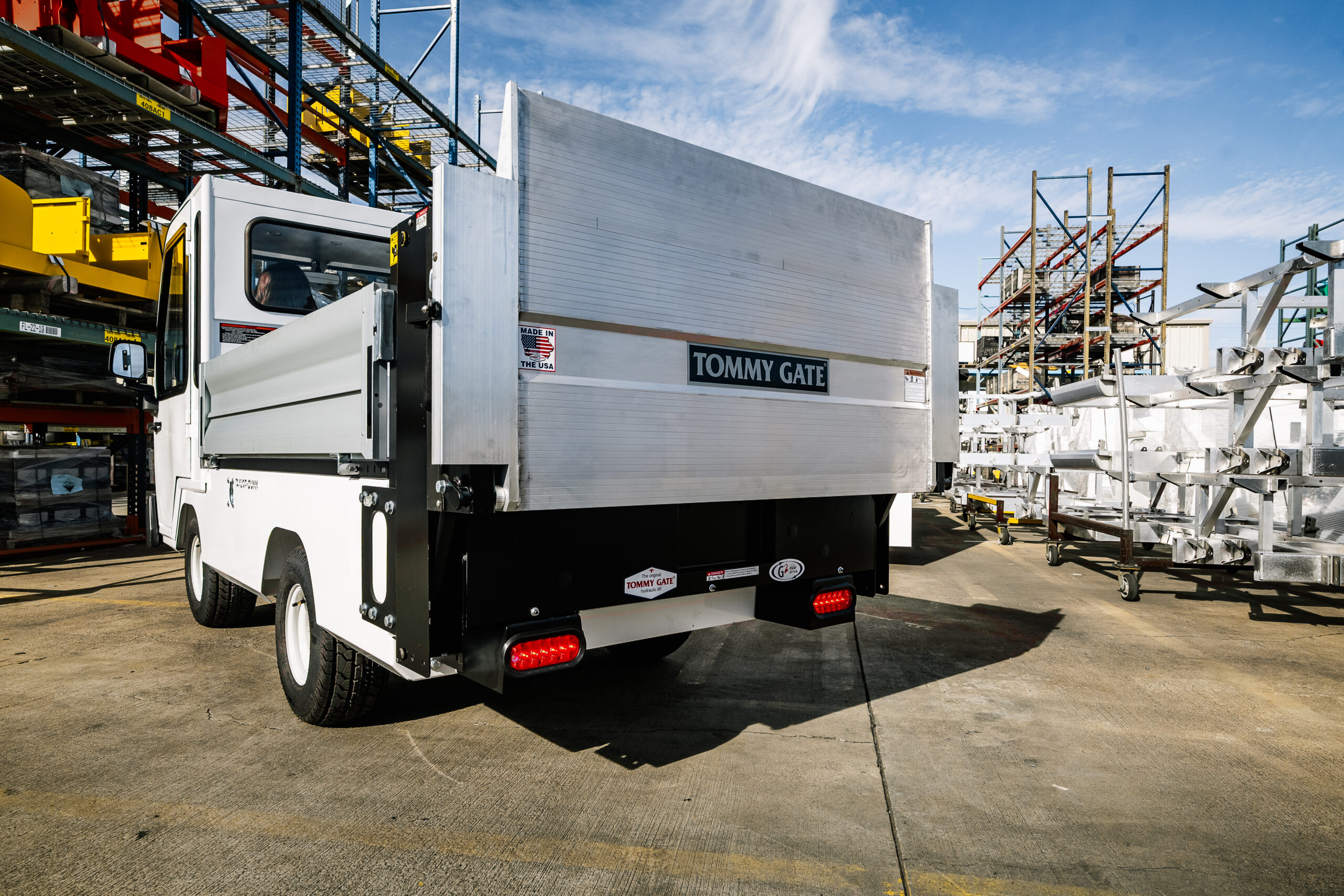 New Taylor-Dunn BIGFOOT XL Industrial Liftgate at Papé Material Handling